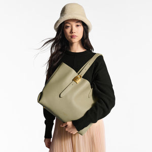 LV Low Key Cabas Clay