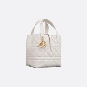 Medium Dior Toujours Vertical White