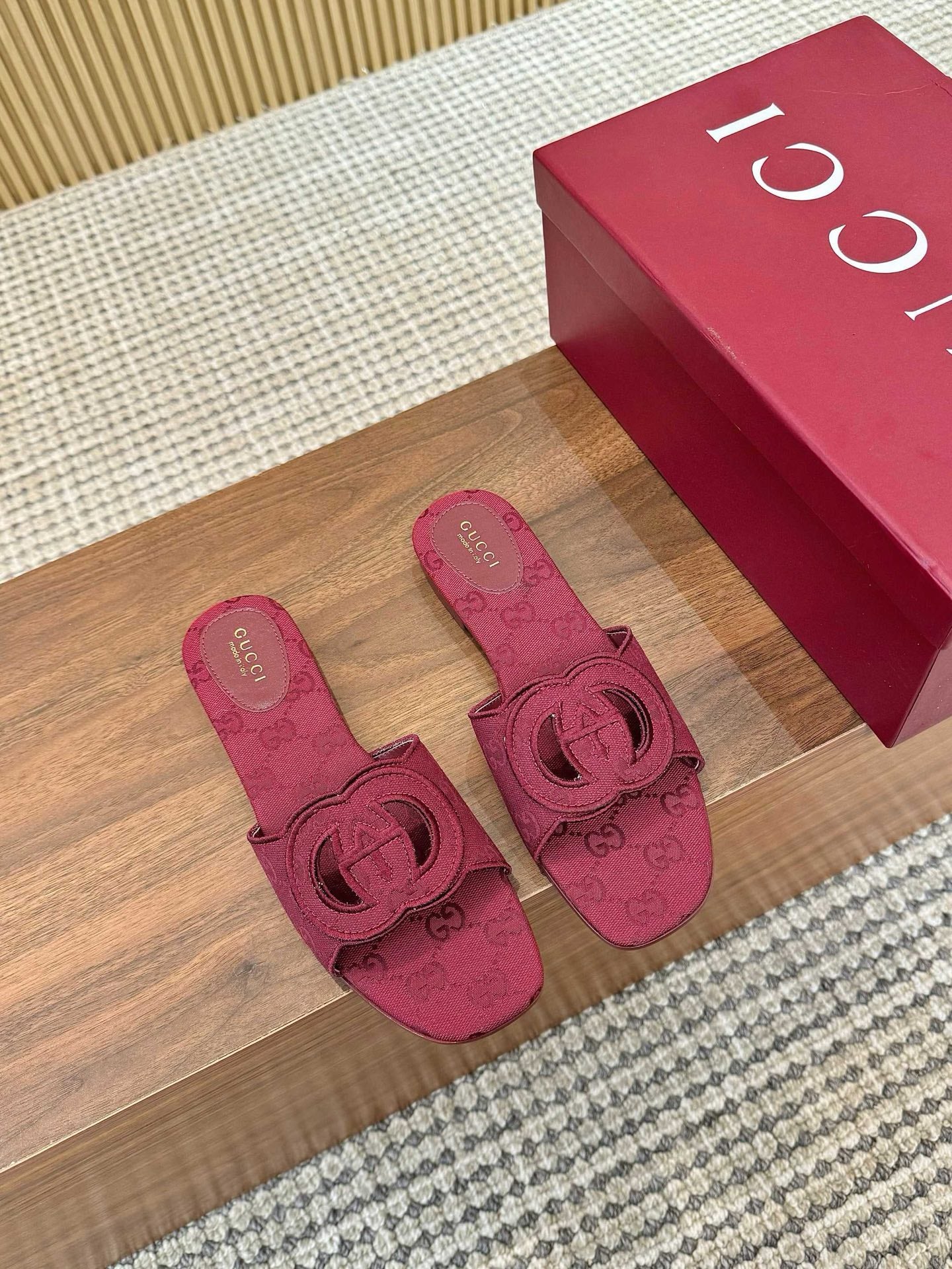 Women Slipper Gucci Royal Red