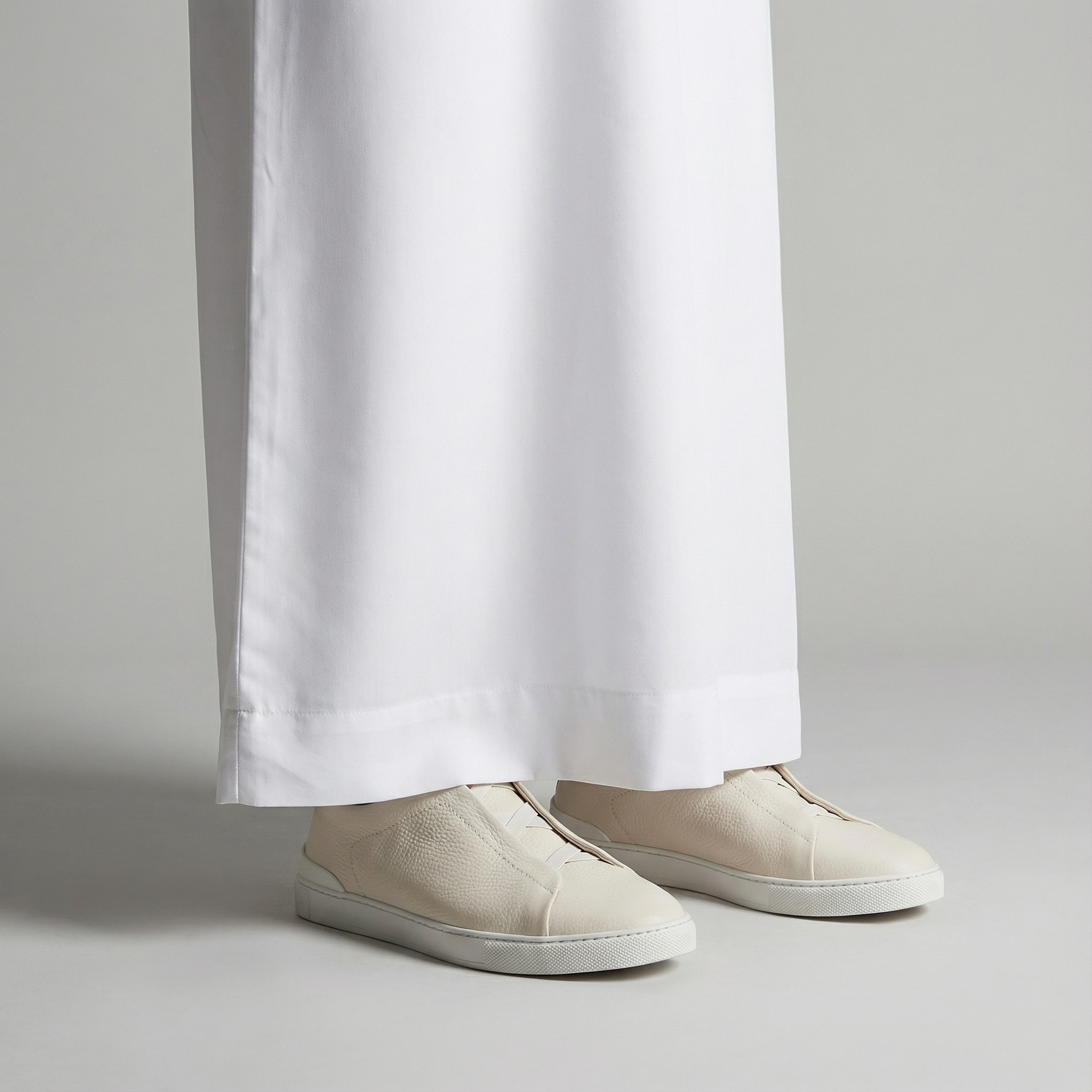 حذاء رسمي أبيض من جلد فاخر Triple Stitch™