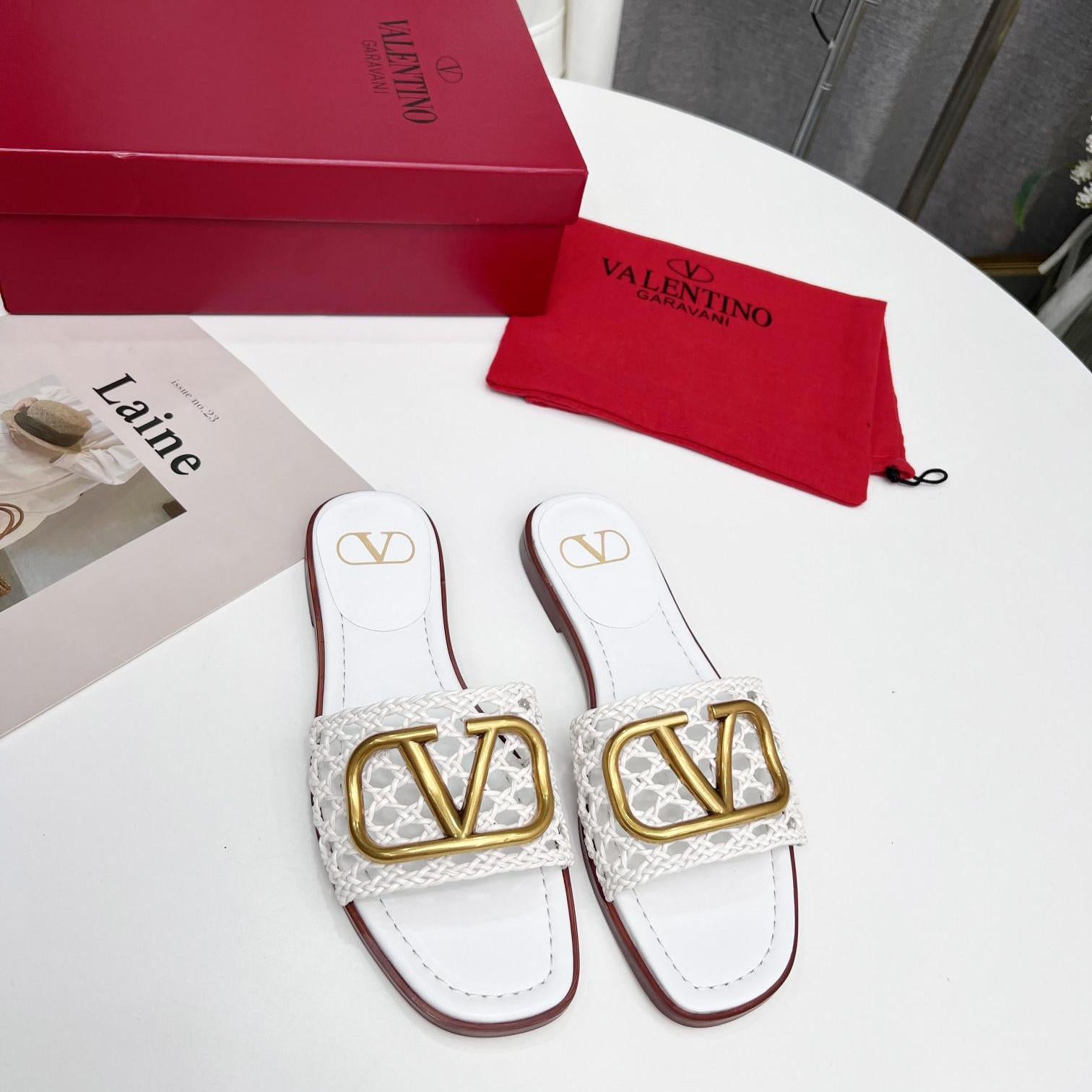 Women Slipper - Valentino White