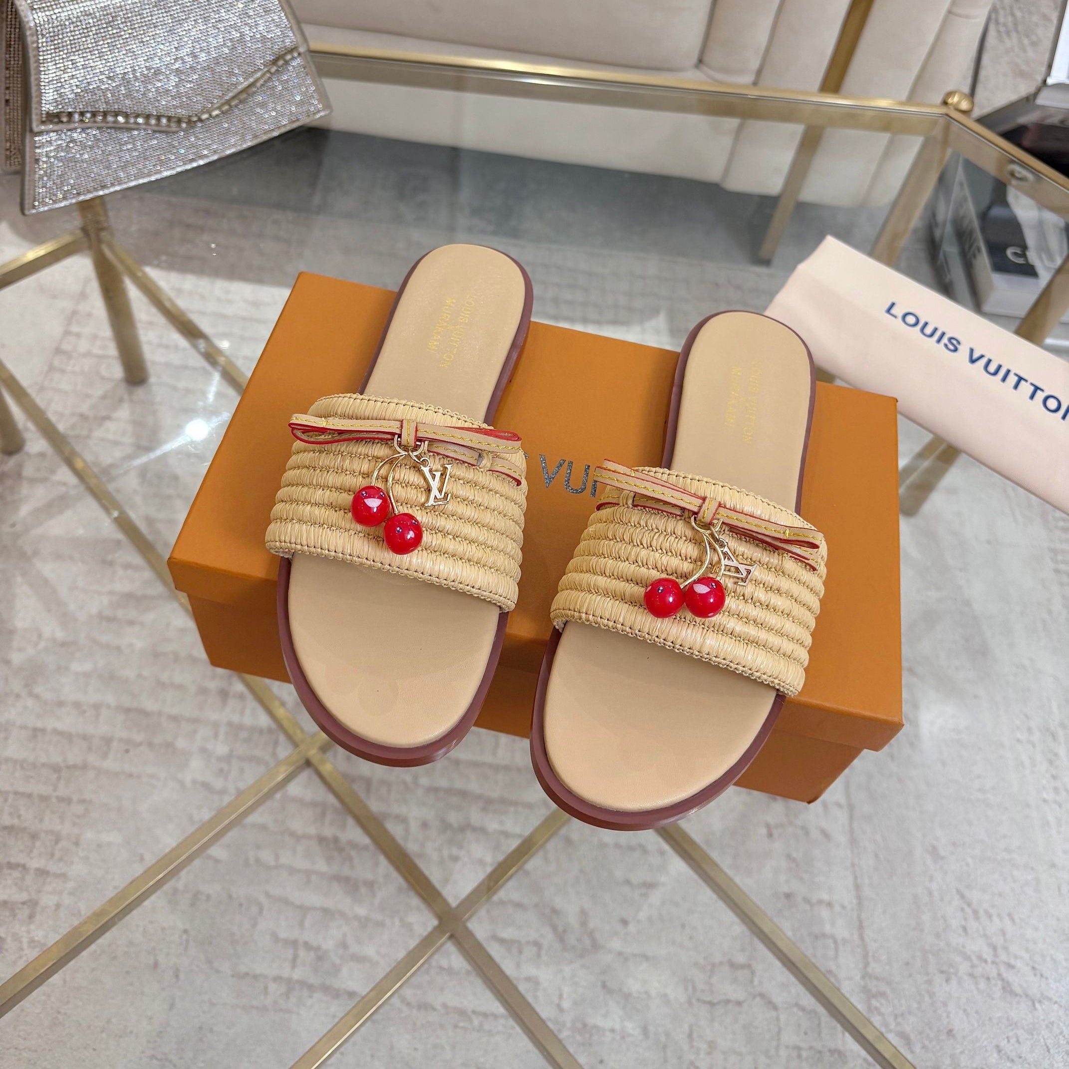 سليبر نسائي LV x TM Lily Flat Takashi Beige