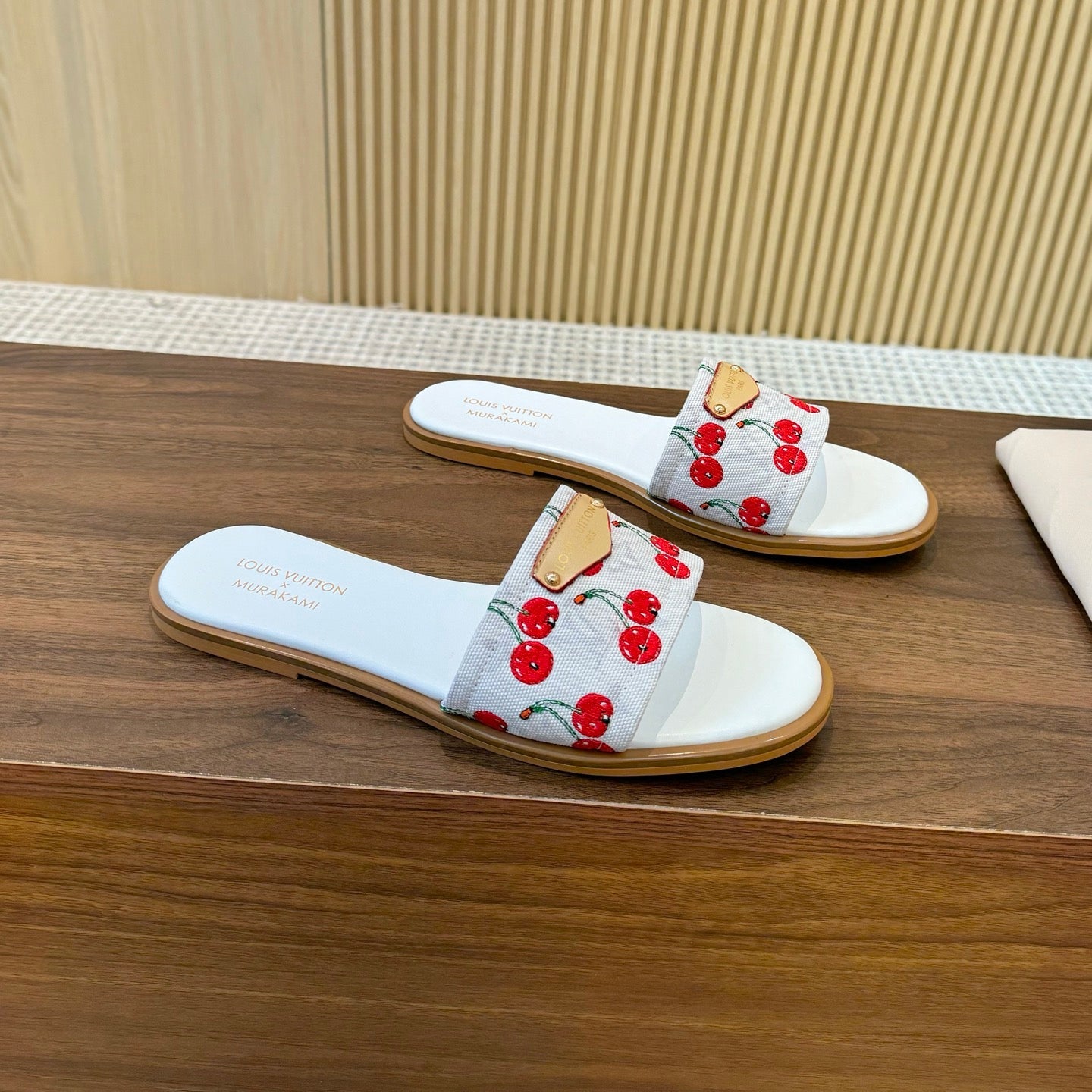 سليبر نسائي مسطح LV x TM Lily أبيض
